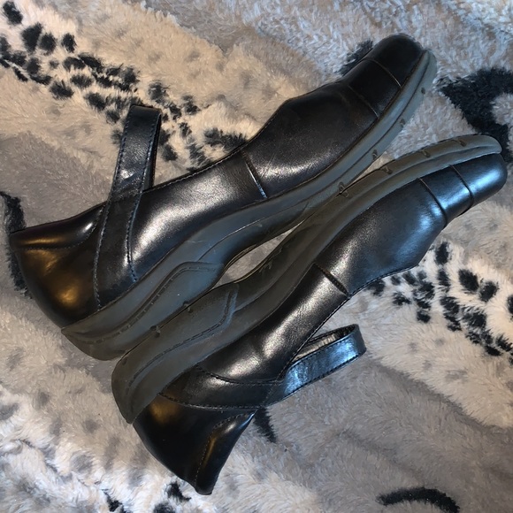 Earth Origins Britney 4 Black Leather Mary Janes — 9 - Picture 7 of 10